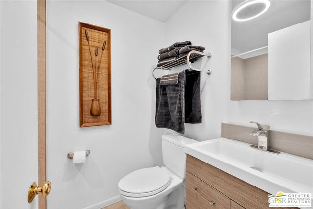 360 Cabrillo Road 220, Palm Springs, CA 92262