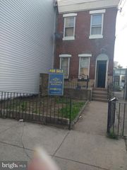 1933 E HUNTINGDON STREET, Philadelphia, PA 19125