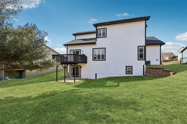 1504 W Jackson Avenue, Indianola, IA 50125