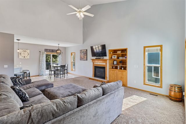 1504 W Jackson Avenue, Indianola, IA 50125