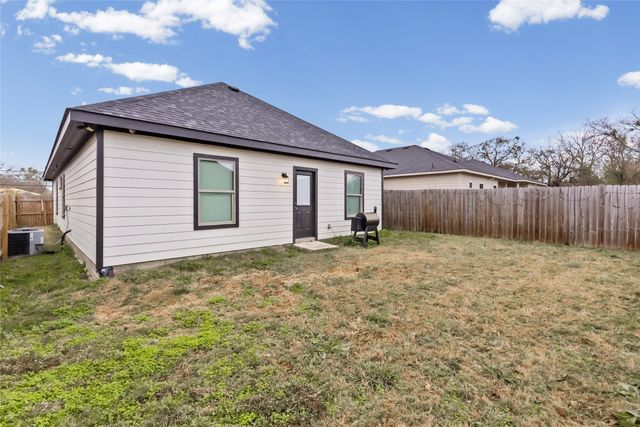 1326 Hemphill Street, Greenville, TX 75401