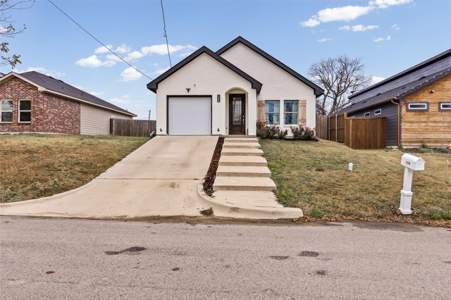 1326 Hemphill Street, Greenville, TX 75401