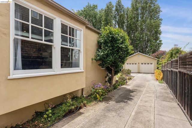 127 Behrens St, El Cerrito, CA 94530