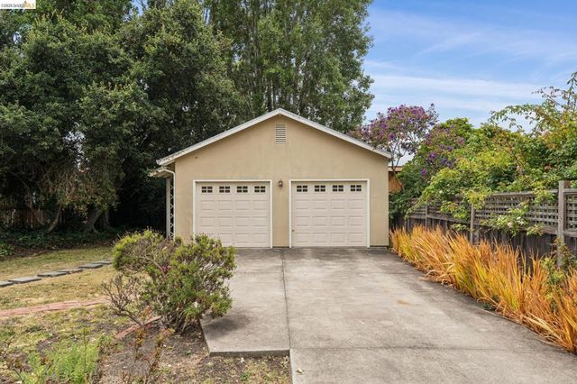 127 Behrens St, El Cerrito, CA 94530