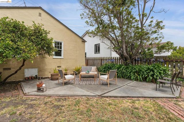 127 Behrens St, El Cerrito, CA 94530