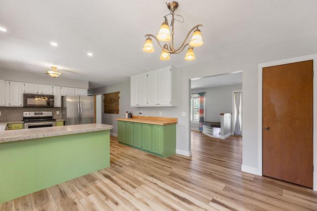 143 W NORTHWIND DR, Valley Center, KS 67147
