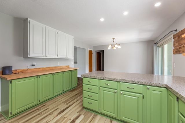 143 W NORTHWIND DR, Valley Center, KS 67147