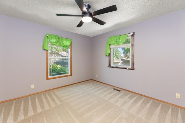 143 W NORTHWIND DR, Valley Center, KS 67147