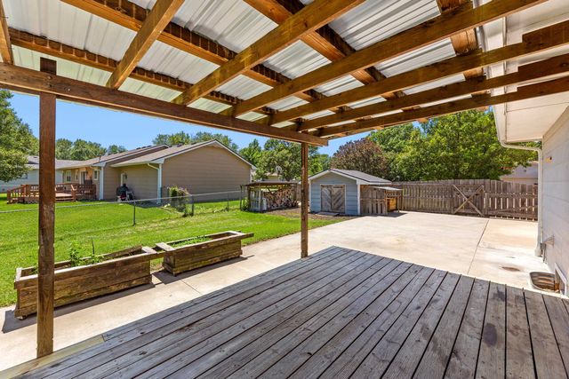 143 W NORTHWIND DR, Valley Center, KS 67147