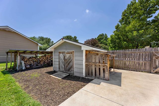 143 W NORTHWIND DR, Valley Center, KS 67147