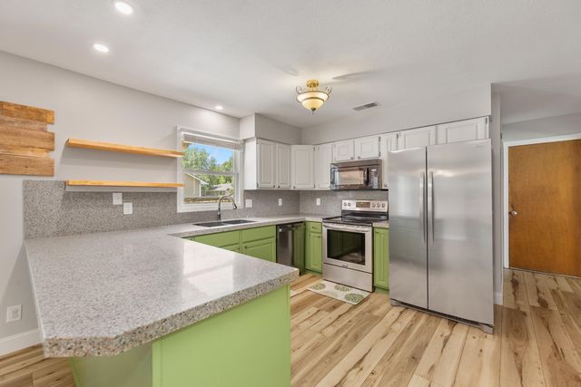 143 W NORTHWIND DR, Valley Center, KS 67147