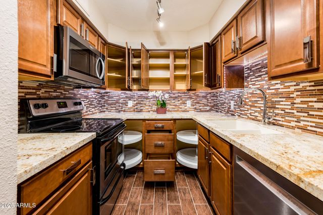 601 E PALO VERDE Drive 8, Phoenix, AZ 85012