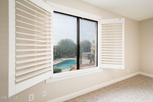 601 E PALO VERDE Drive 8, Phoenix, AZ 85012