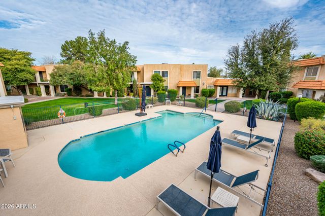 601 E PALO VERDE Drive 8, Phoenix, AZ 85012