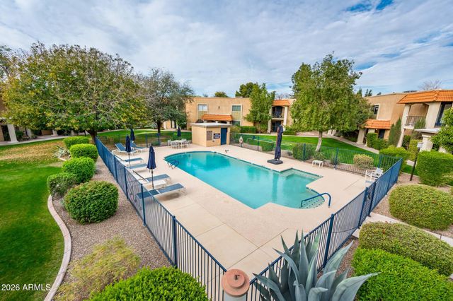 601 E PALO VERDE Drive 8, Phoenix, AZ 85012