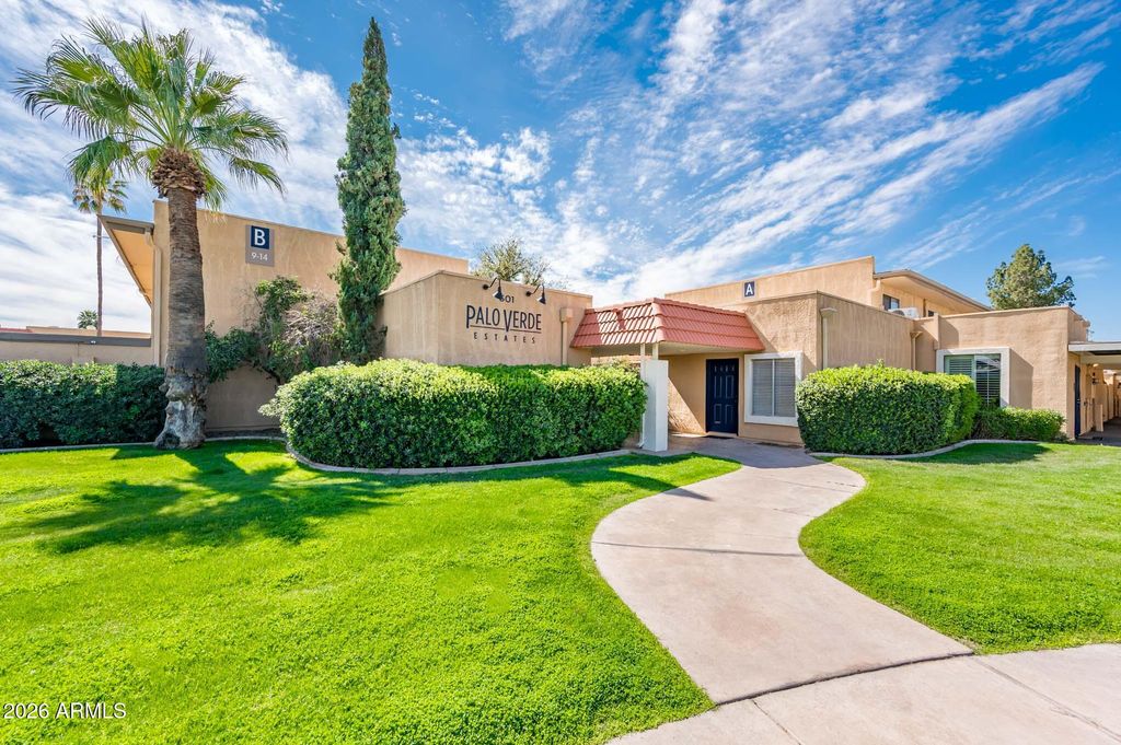Image 10 of property listing at 601 E PALO VERDE Drive 8, Phoenix, AZ 85012