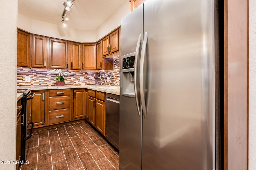 Image 16 of property listing at 601 E PALO VERDE Drive 8, Phoenix, AZ 85012