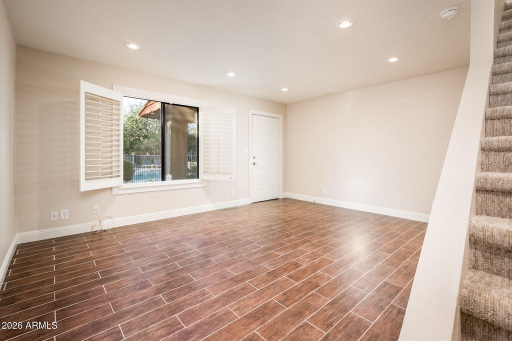 Image 17 of property listing at 601 E PALO VERDE Drive 8, Phoenix, AZ 85012