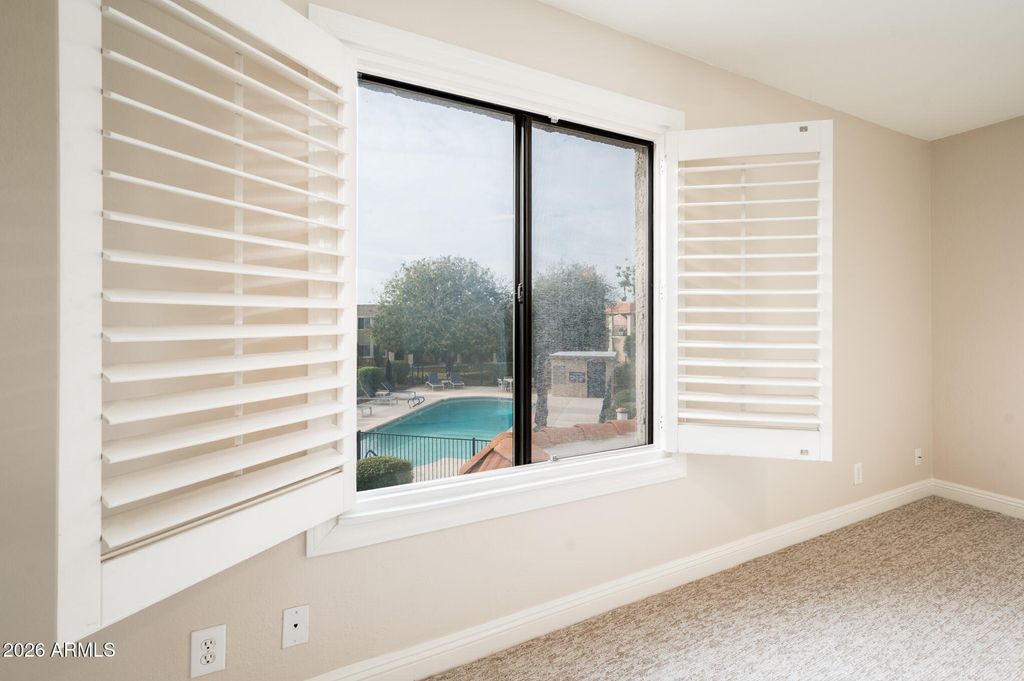 Image 30 of property listing at 601 E PALO VERDE Drive 8, Phoenix, AZ 85012