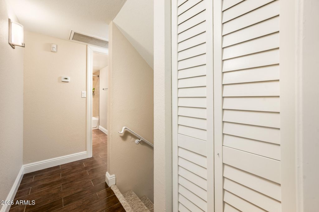 Image 32 of property listing at 601 E PALO VERDE Drive 8, Phoenix, AZ 85012