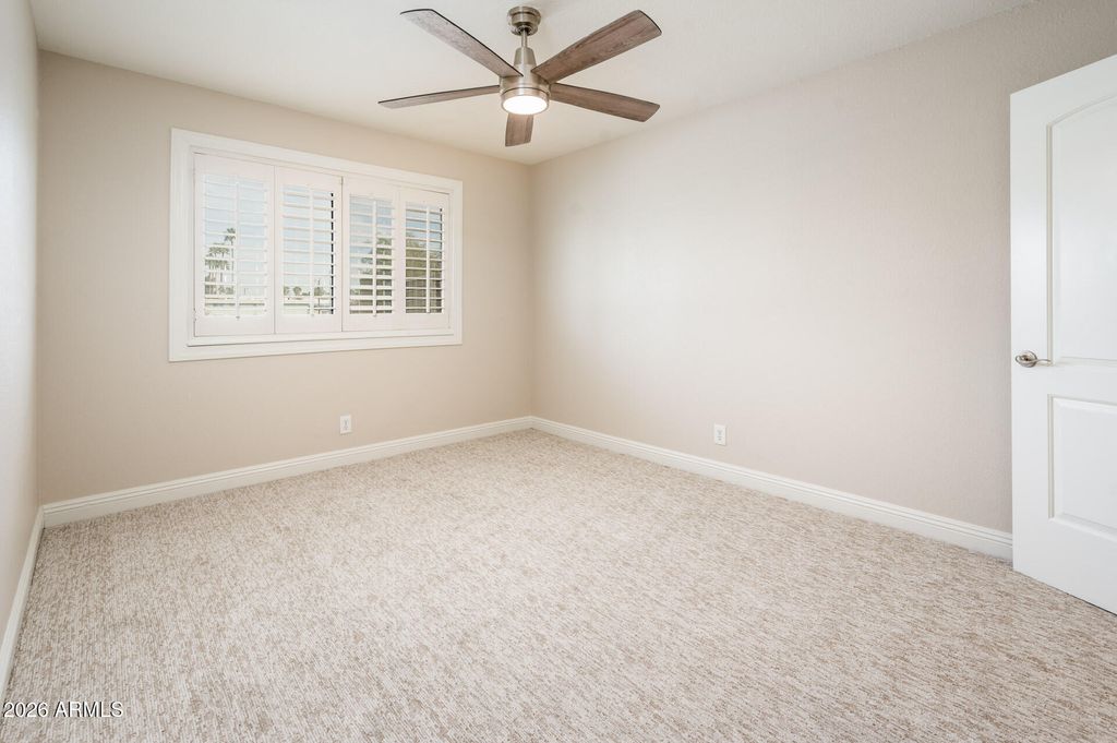 Image 33 of property listing at 601 E PALO VERDE Drive 8, Phoenix, AZ 85012