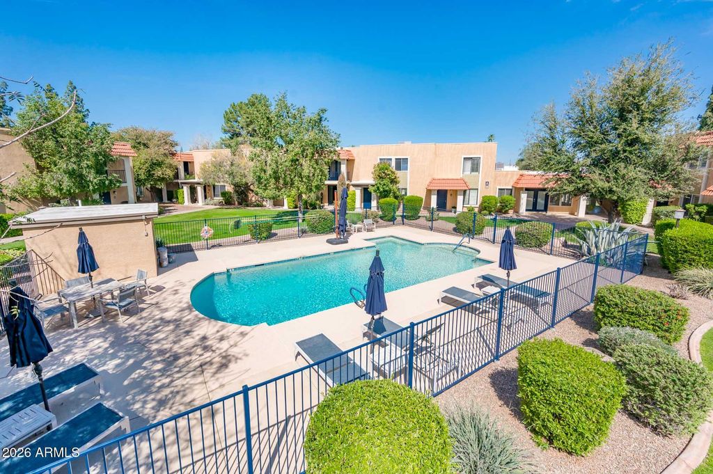 Image 41 of property listing at 601 E PALO VERDE Drive 8, Phoenix, AZ 85012