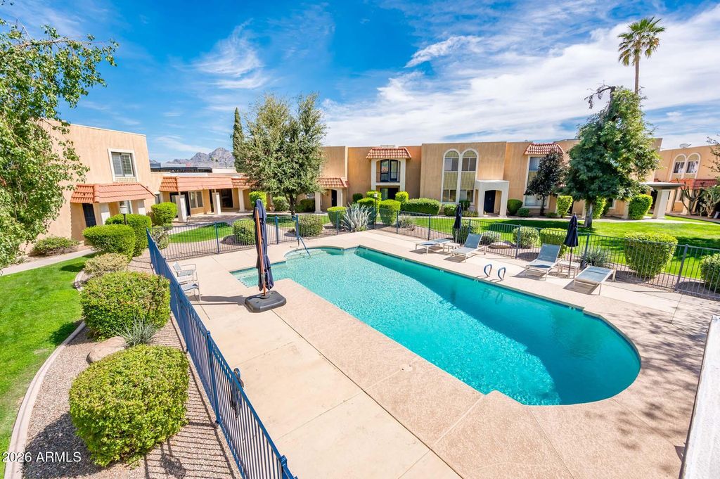 Image 42 of property listing at 601 E PALO VERDE Drive 8, Phoenix, AZ 85012