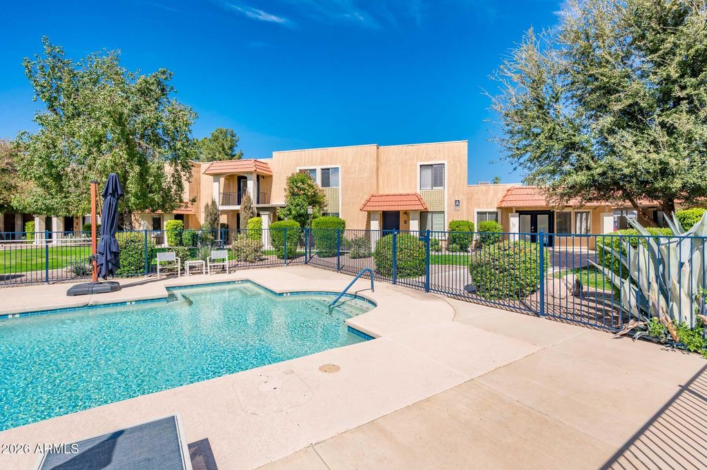 Image 44 of property listing at 601 E PALO VERDE Drive 8, Phoenix, AZ 85012