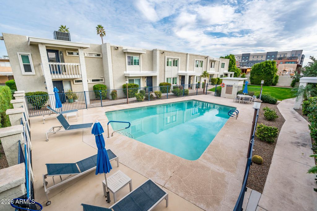 Image 46 of property listing at 601 E PALO VERDE Drive 8, Phoenix, AZ 85012