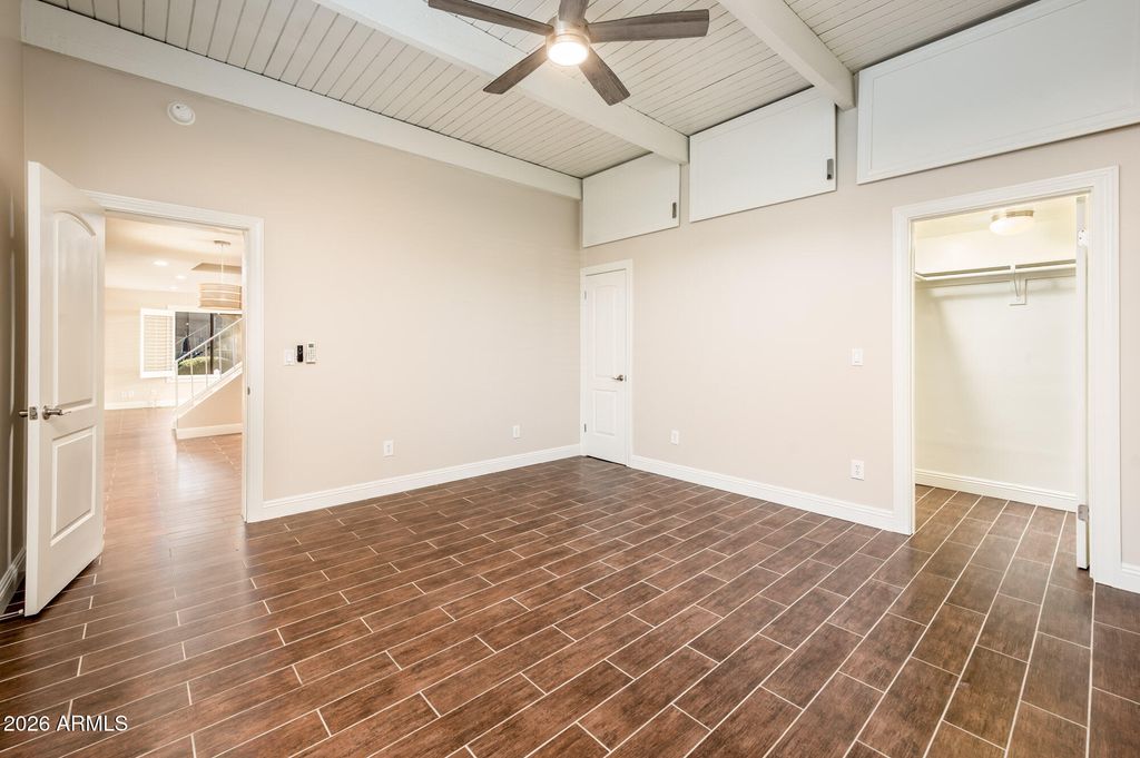 Image 5 of property listing at 601 E PALO VERDE Drive 8, Phoenix, AZ 85012