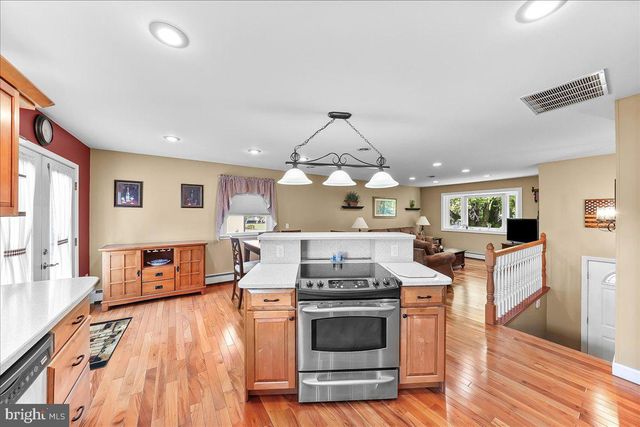 691 STATE RD, West Grove, PA 19390