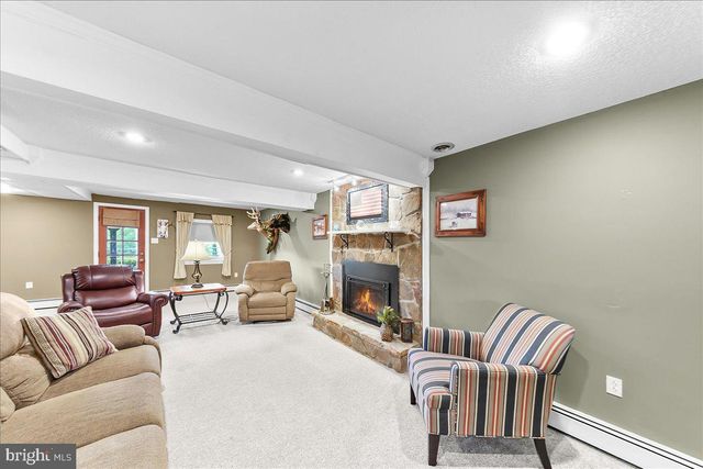 691 STATE RD, West Grove, PA 19390