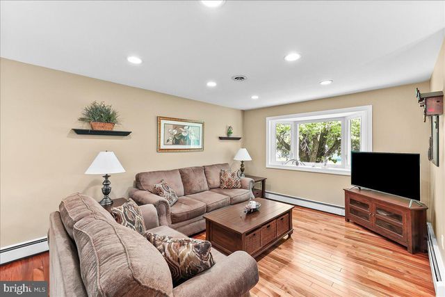 691 STATE RD, West Grove, PA 19390