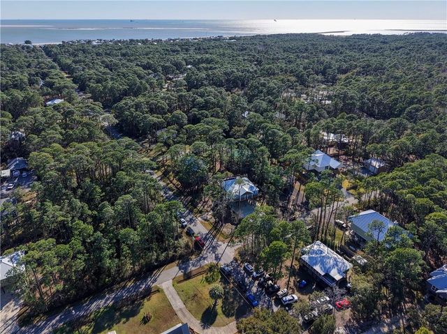 501 Conde Avenue, Dauphin Island, AL 36528