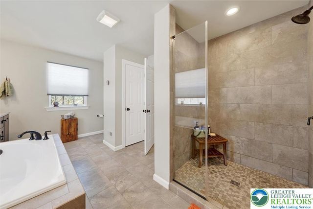 2645 Longridge Drive, Lower Saucon Twp, PA 18055