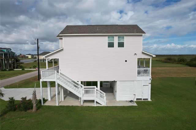 18103 Shaman Drive, Galveston, TX 77554