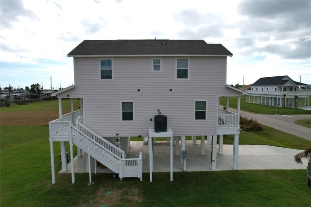 18103 Shaman Drive, Galveston, TX 77554