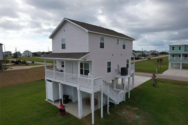 18103 Shaman Drive, Galveston, TX 77554