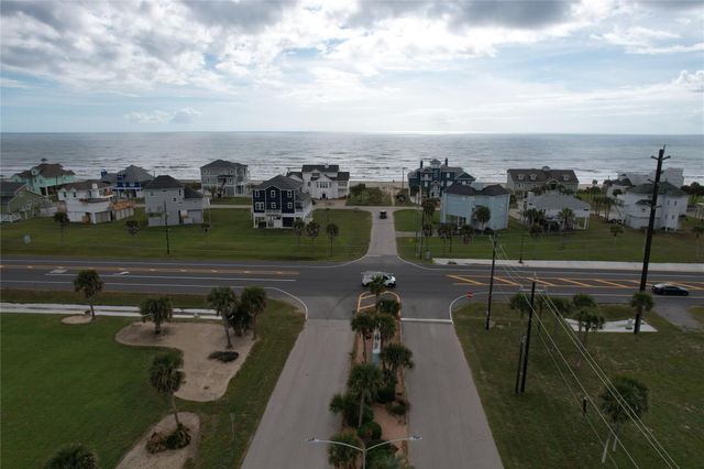 18103 Shaman Drive, Galveston, TX 77554