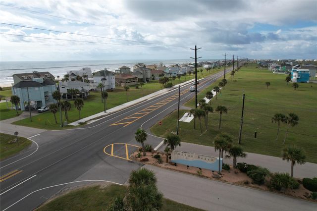 18103 Shaman Drive, Galveston, TX 77554