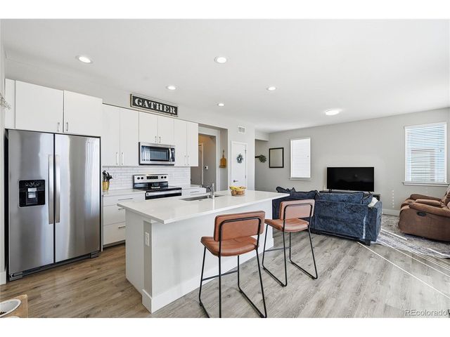 547 S Main St, Byers, CO 80103