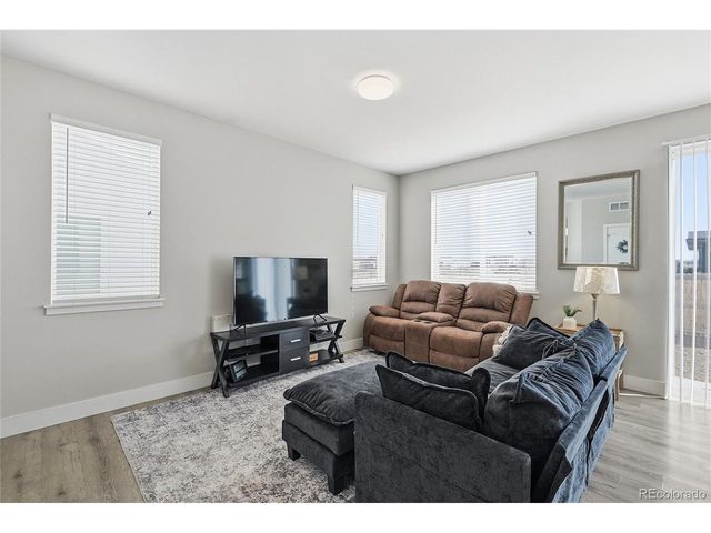 547 S Main St, Byers, CO 80103