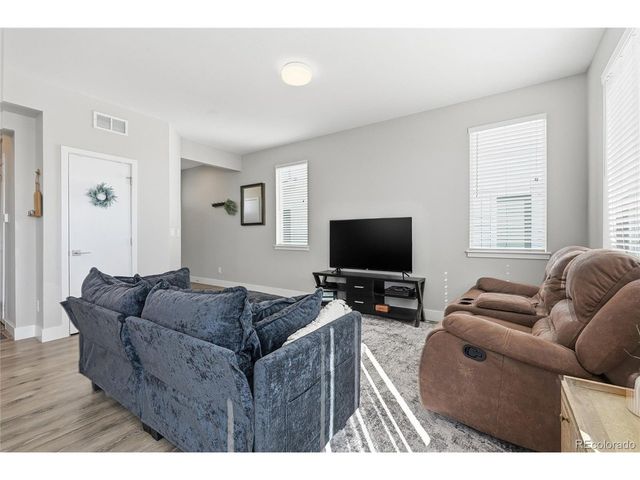 547 S Main St, Byers, CO 80103