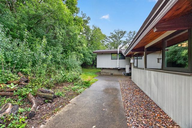 2715 Salem Road SW, Rochester, MN 55902