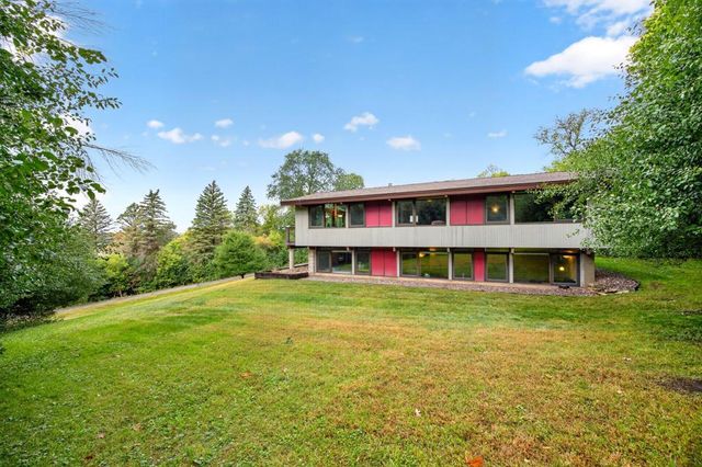 2715 Salem Road SW, Rochester, MN 55902