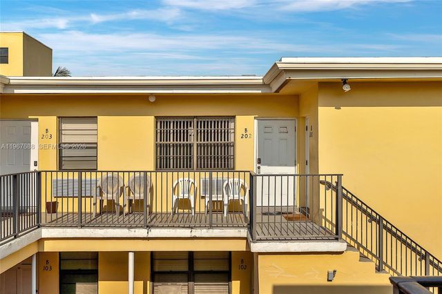 322 Harding Street B202, Hollywood, FL 33019