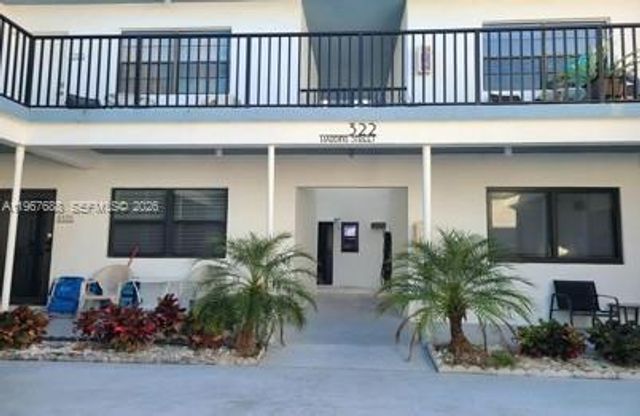 322 Harding Street B202, Hollywood, FL 33019