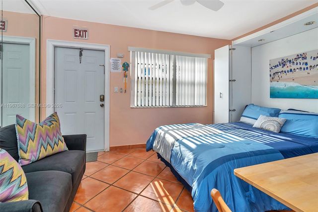 322 Harding Street B202, Hollywood, FL 33019