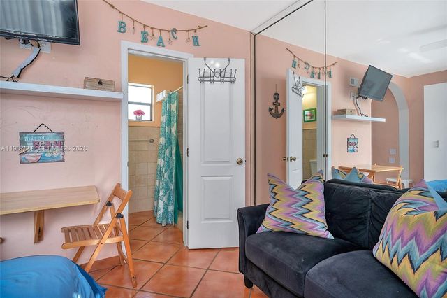 322 Harding Street B202, Hollywood, FL 33019