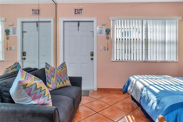 322 Harding Street B202, Hollywood, FL 33019